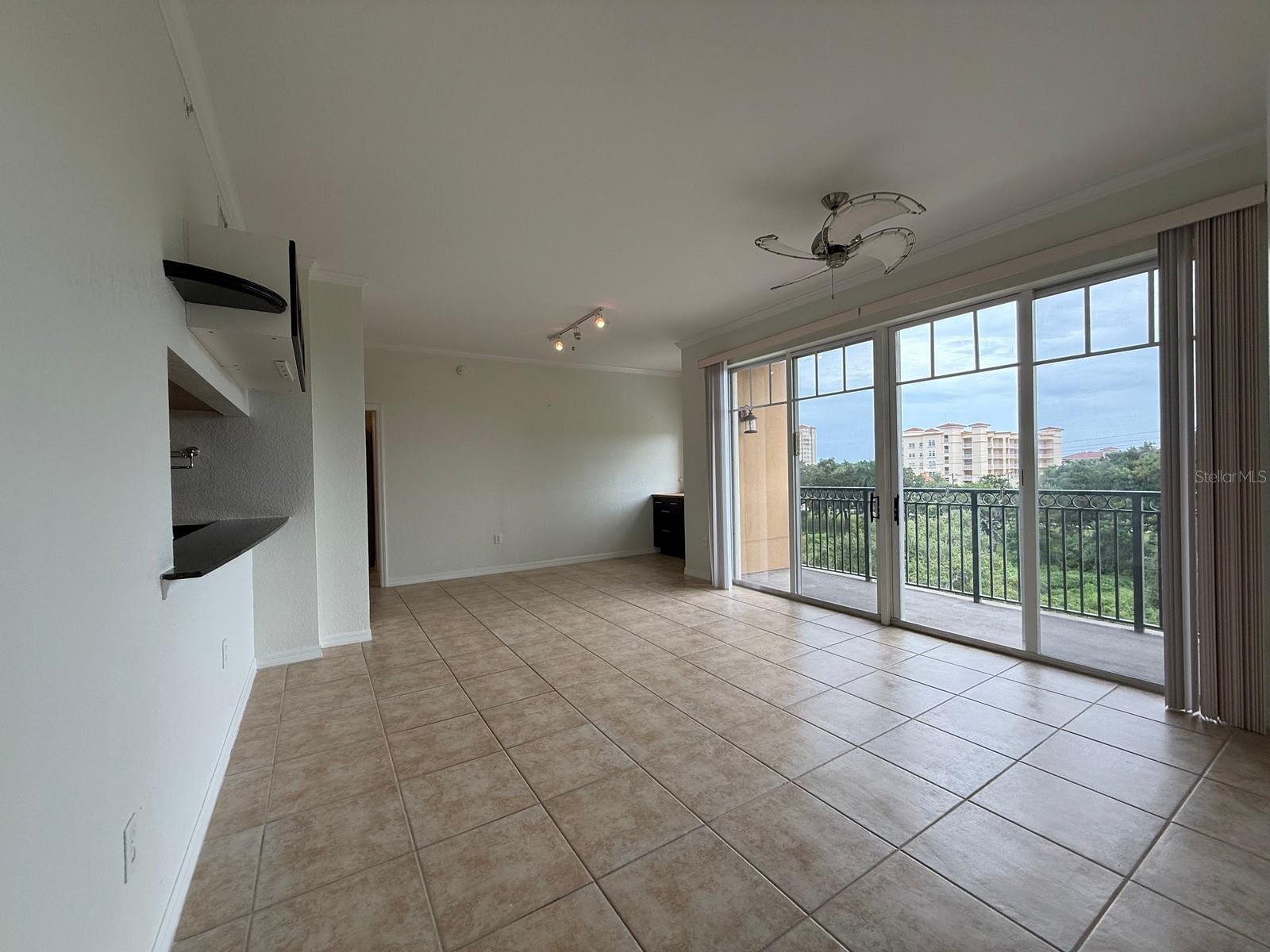 1064 N TAMIAMI TRAIL 1433