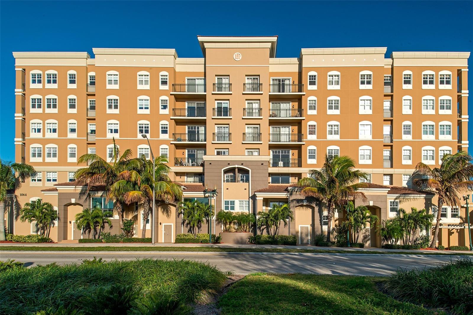 1064 N TAMIAMI TRAIL 1433