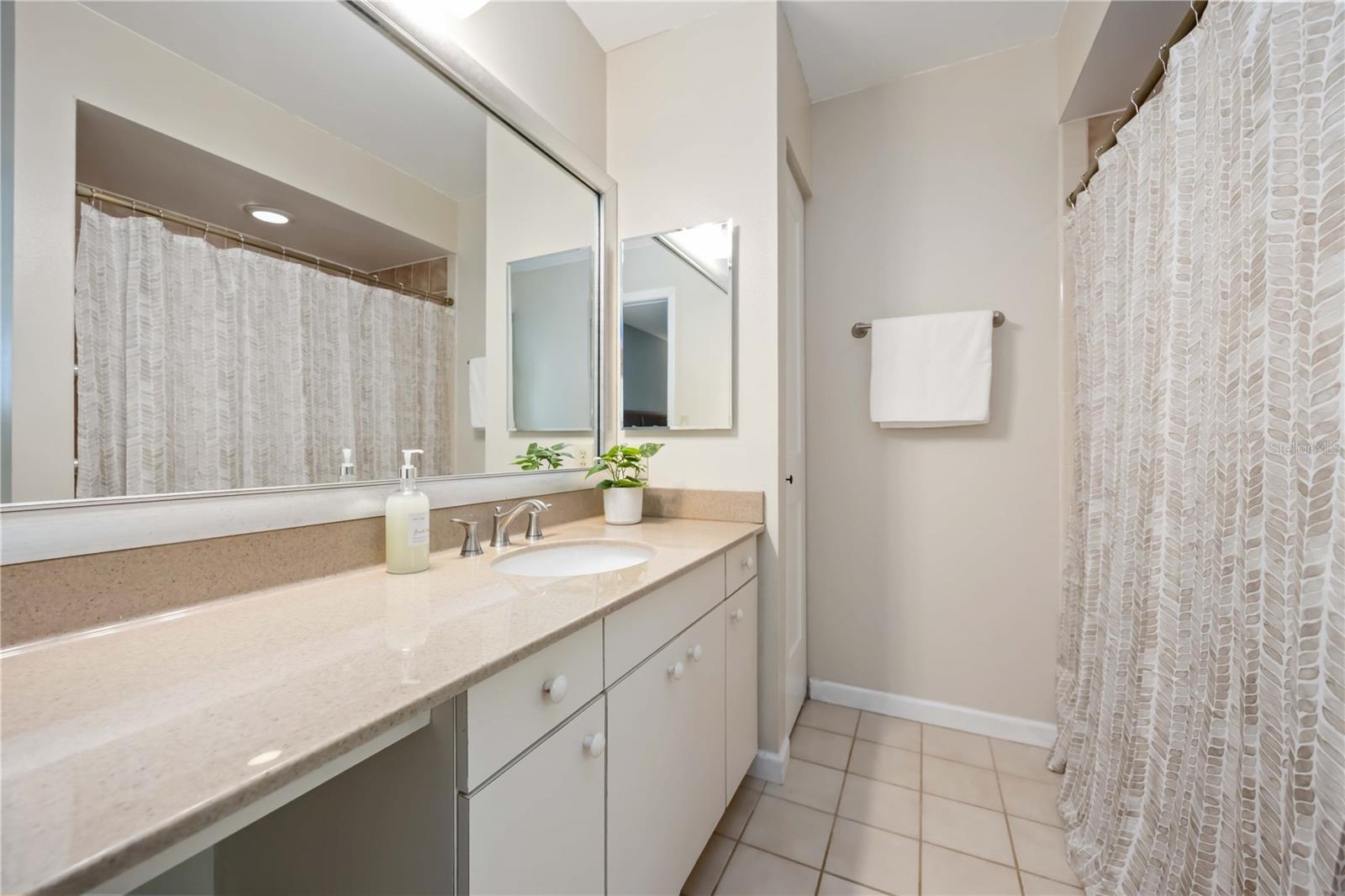 INDIAN SPRINGS - Residential