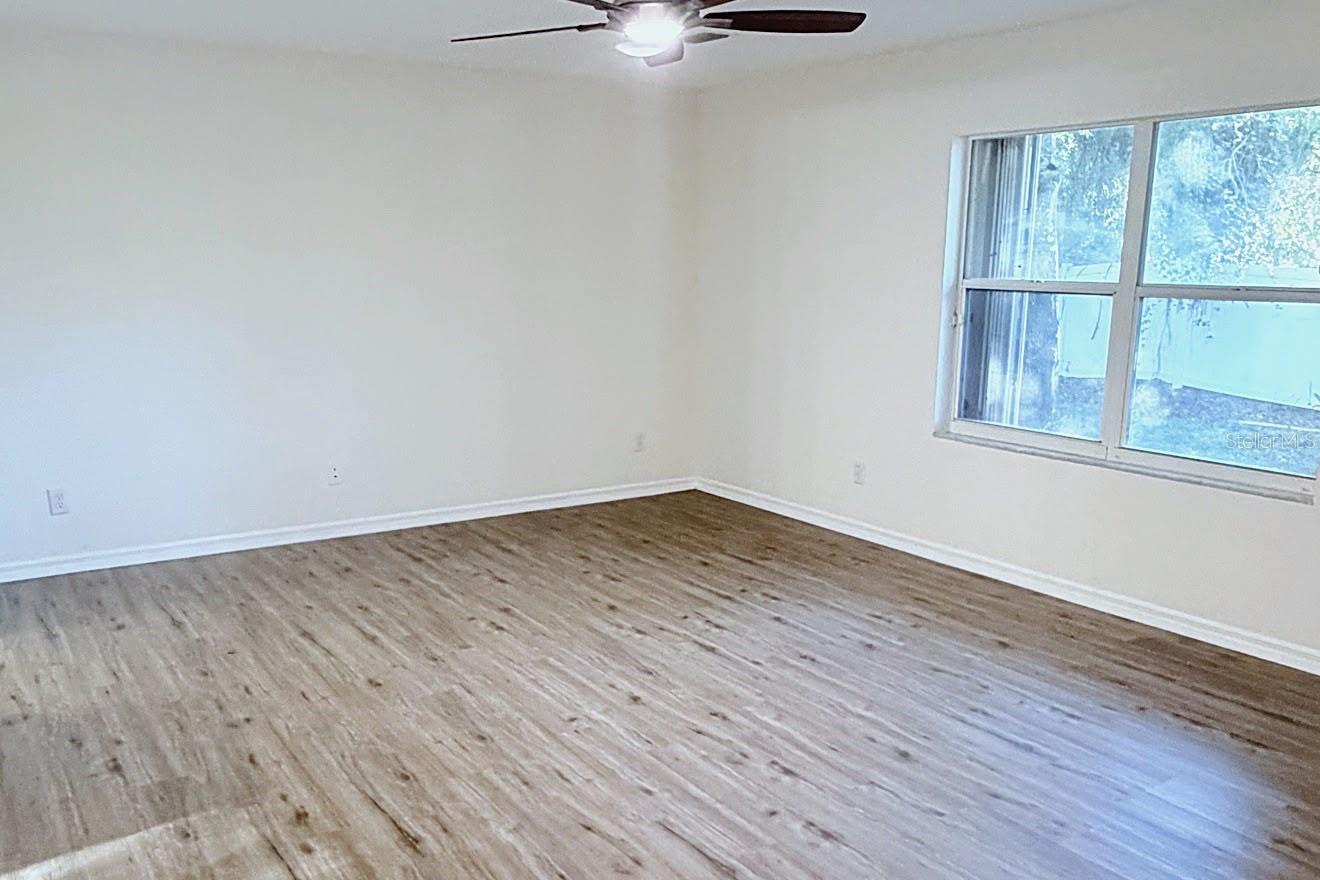131 49TH COURT E