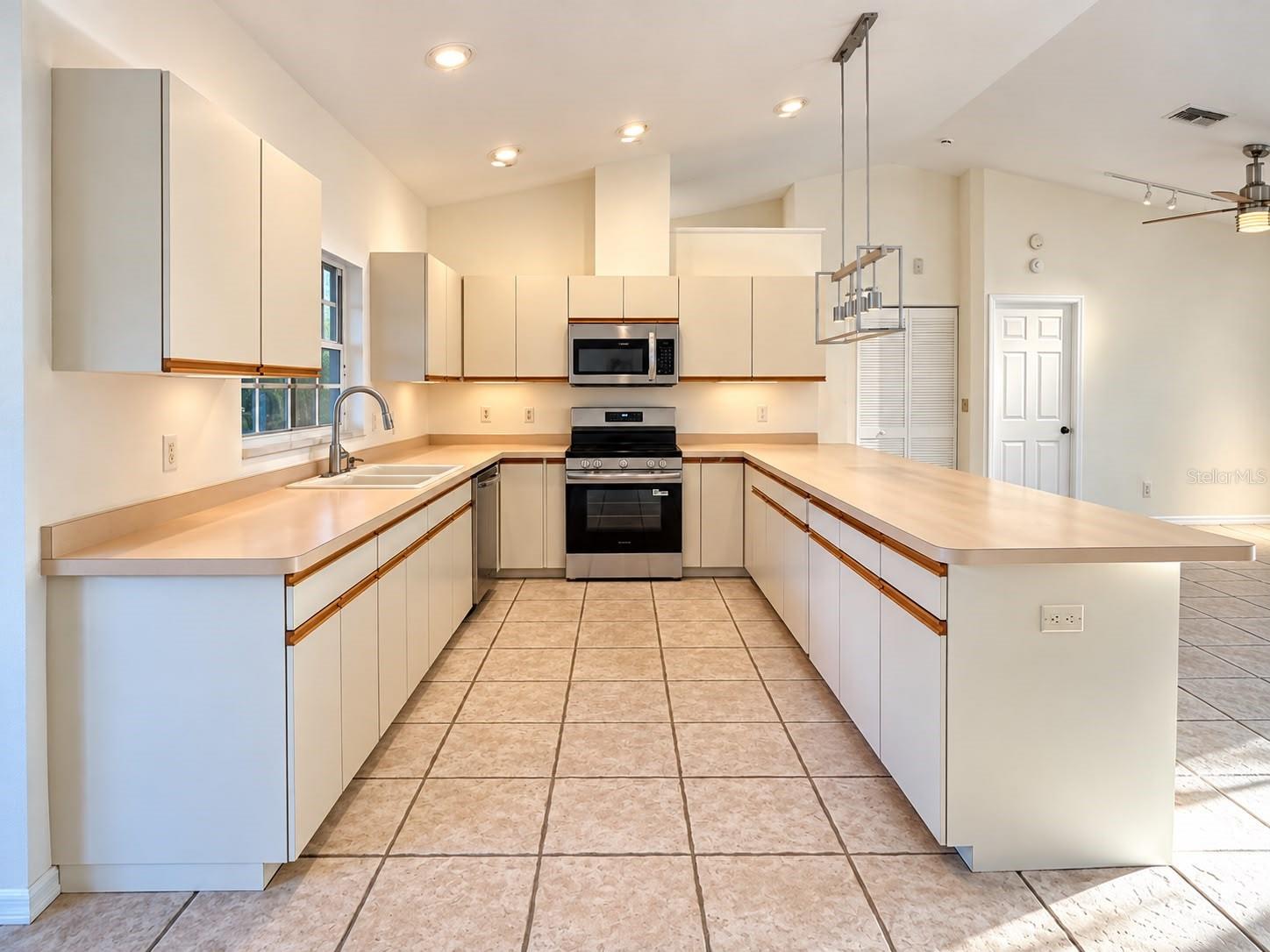 131 49TH COURT E