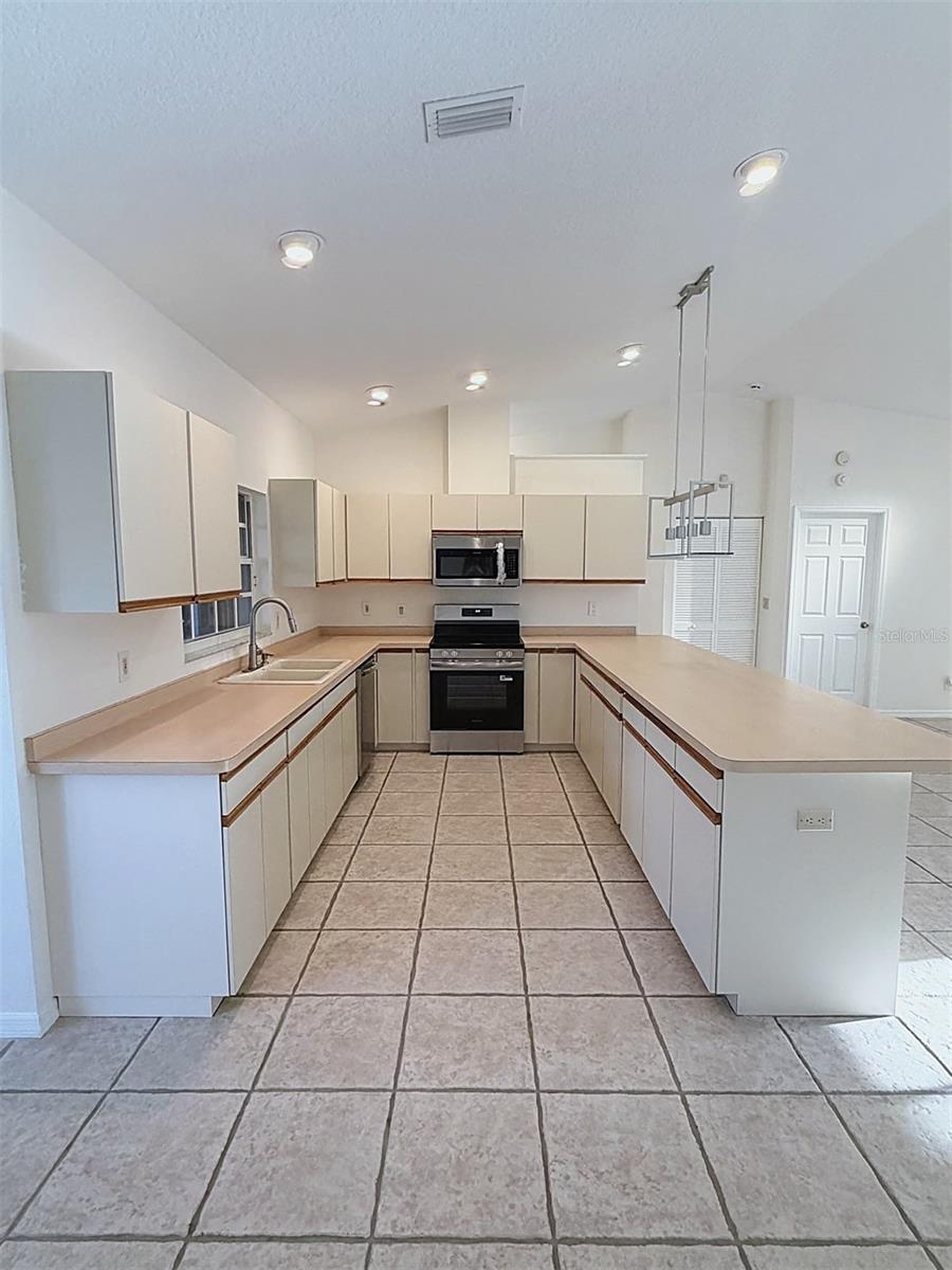 131 49TH COURT E