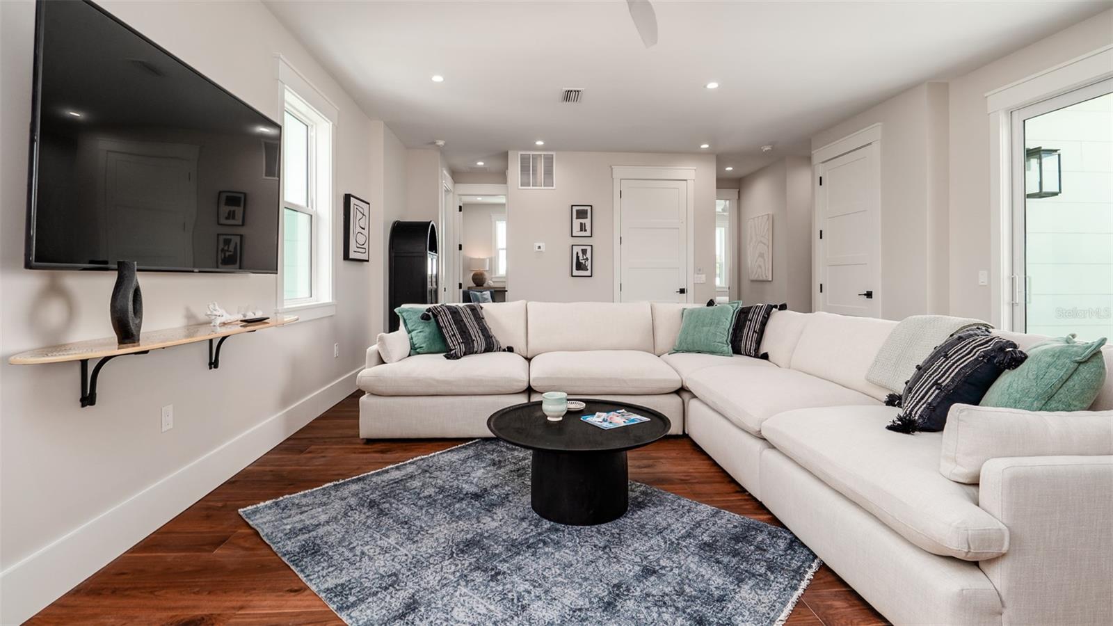 KEY ROYALE 11TH ADD - Residential