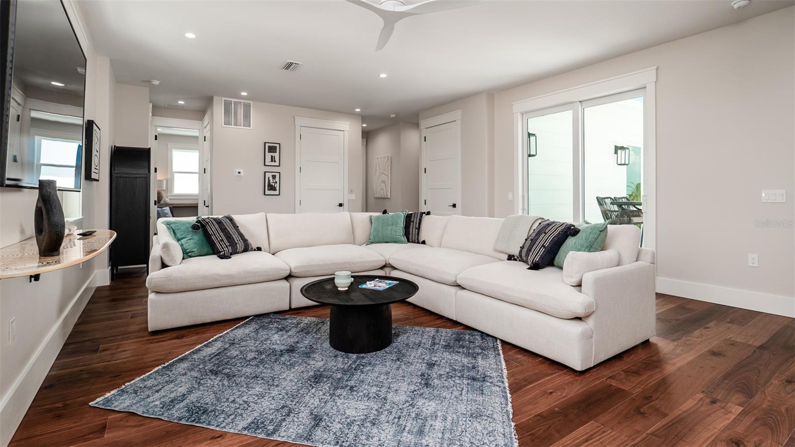 KEY ROYALE 11TH ADD - Residential