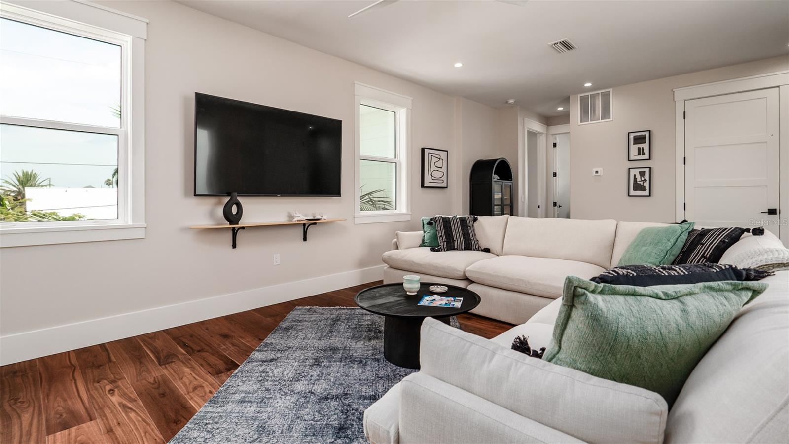 KEY ROYALE 11TH ADD - Residential