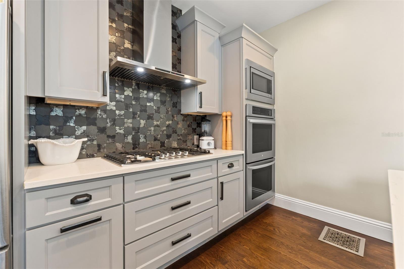 BROADWAY ADD - Residential