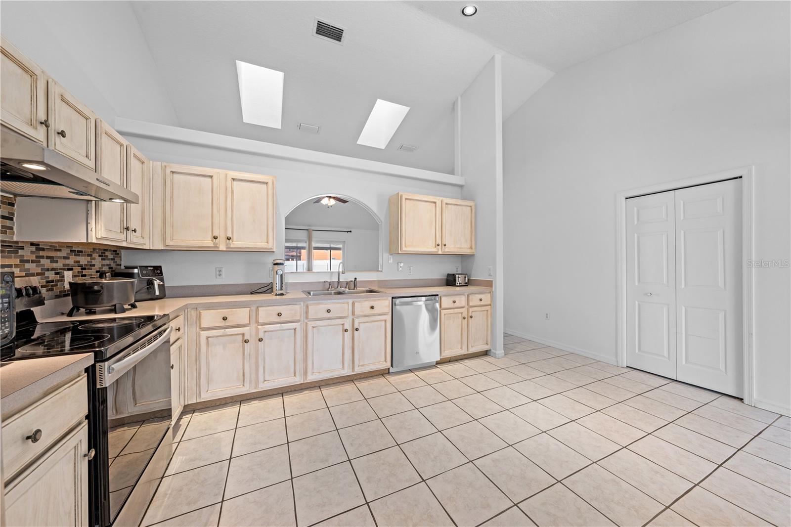 CANOE CREEK LAKES UNIT 7 - Residential