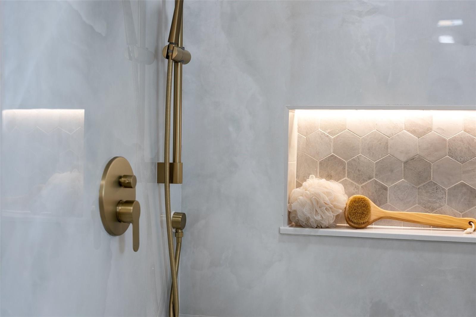 BROADWATER UNIT 2 - Residential