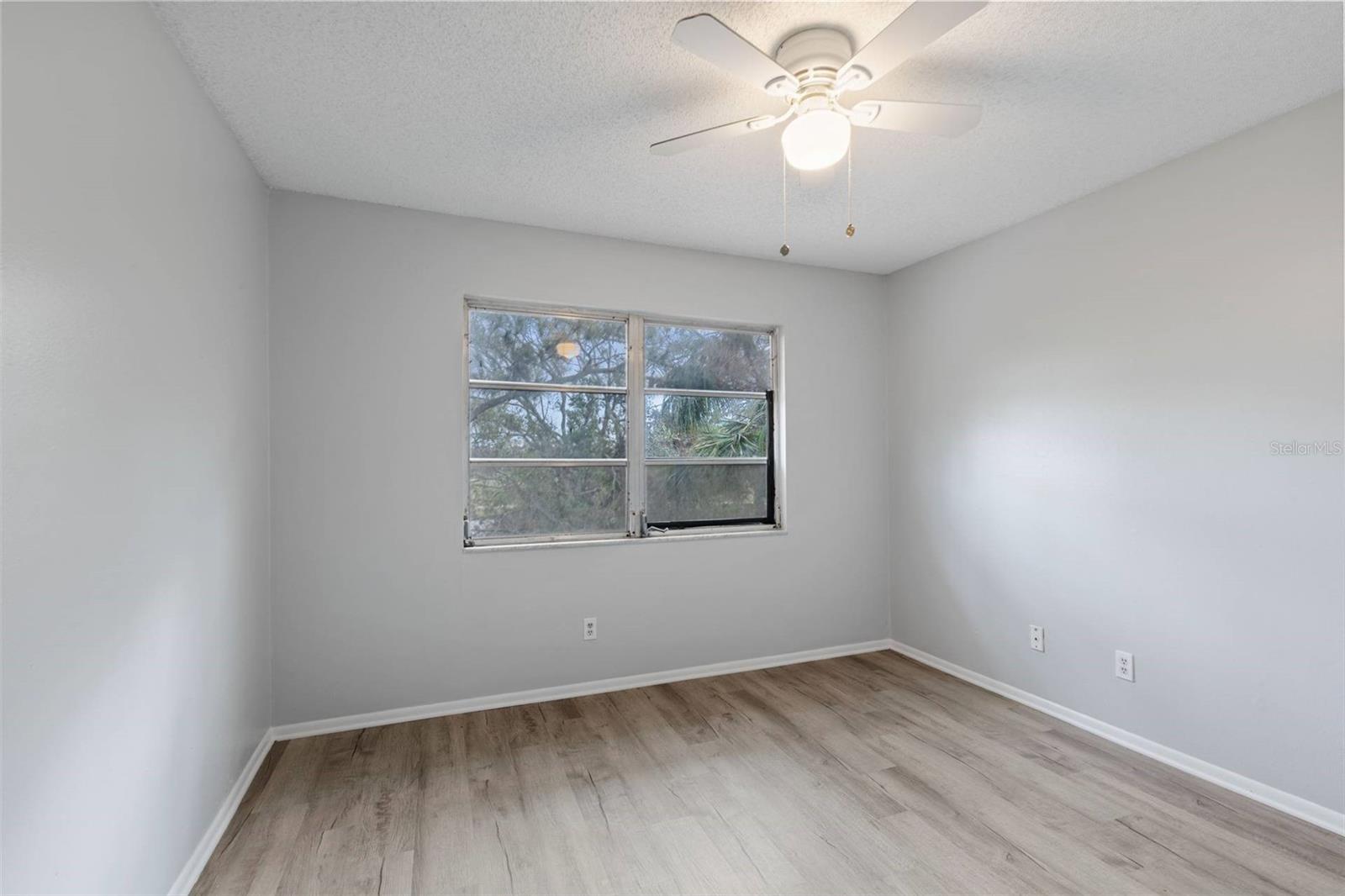 FAIRWAY OAKS - Residential Lease