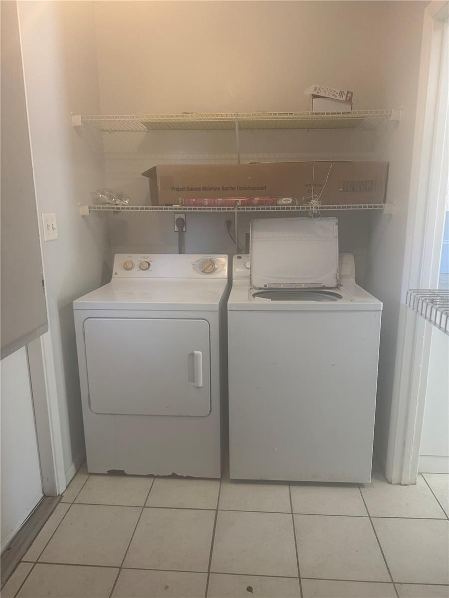 FAIRWAY OAKS - Residential Lease