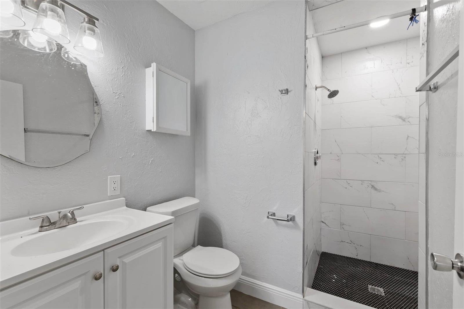 FAIRWAY OAKS - Residential Lease