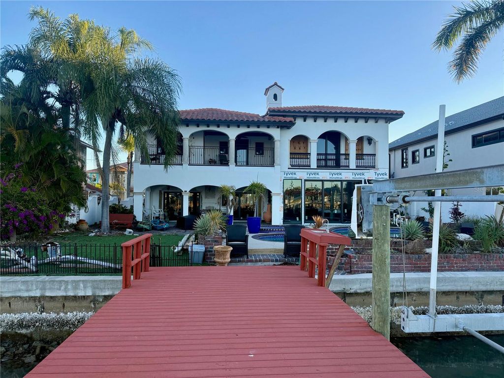 Photo of 11320 6th Street E, Treasure Island, FL 33706 (MLS # TB8471245)