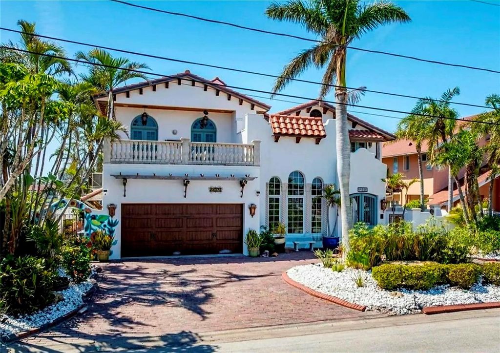 Photo of 11320 6th Street E, Treasure Island, FL 33706 (MLS # TB8471245)