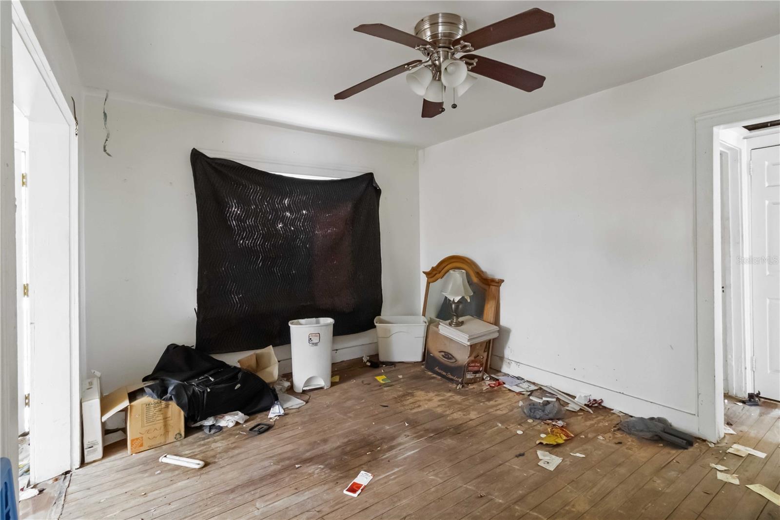 EDGEWATER PARK - Residential