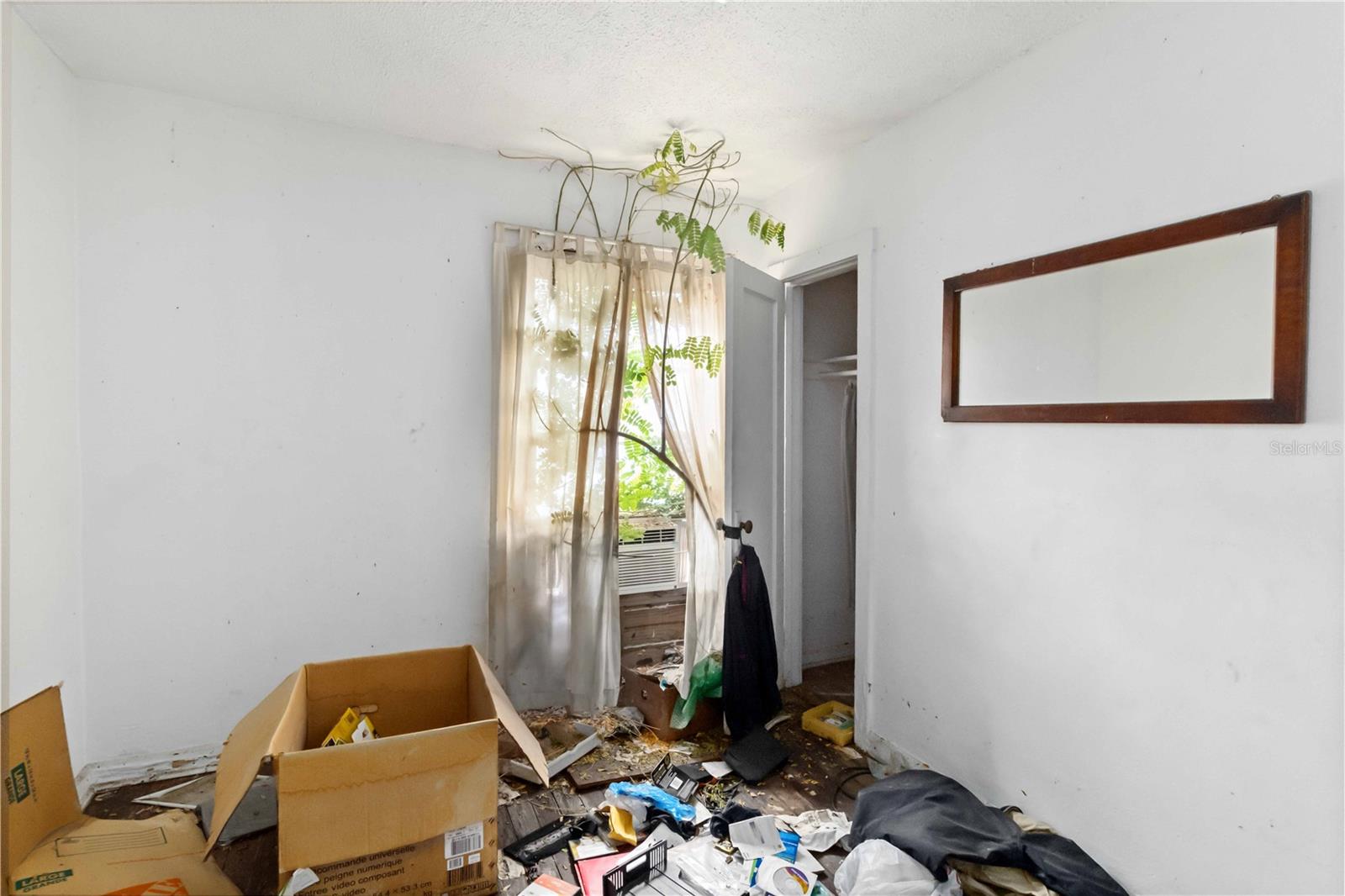 EDGEWATER PARK - Residential