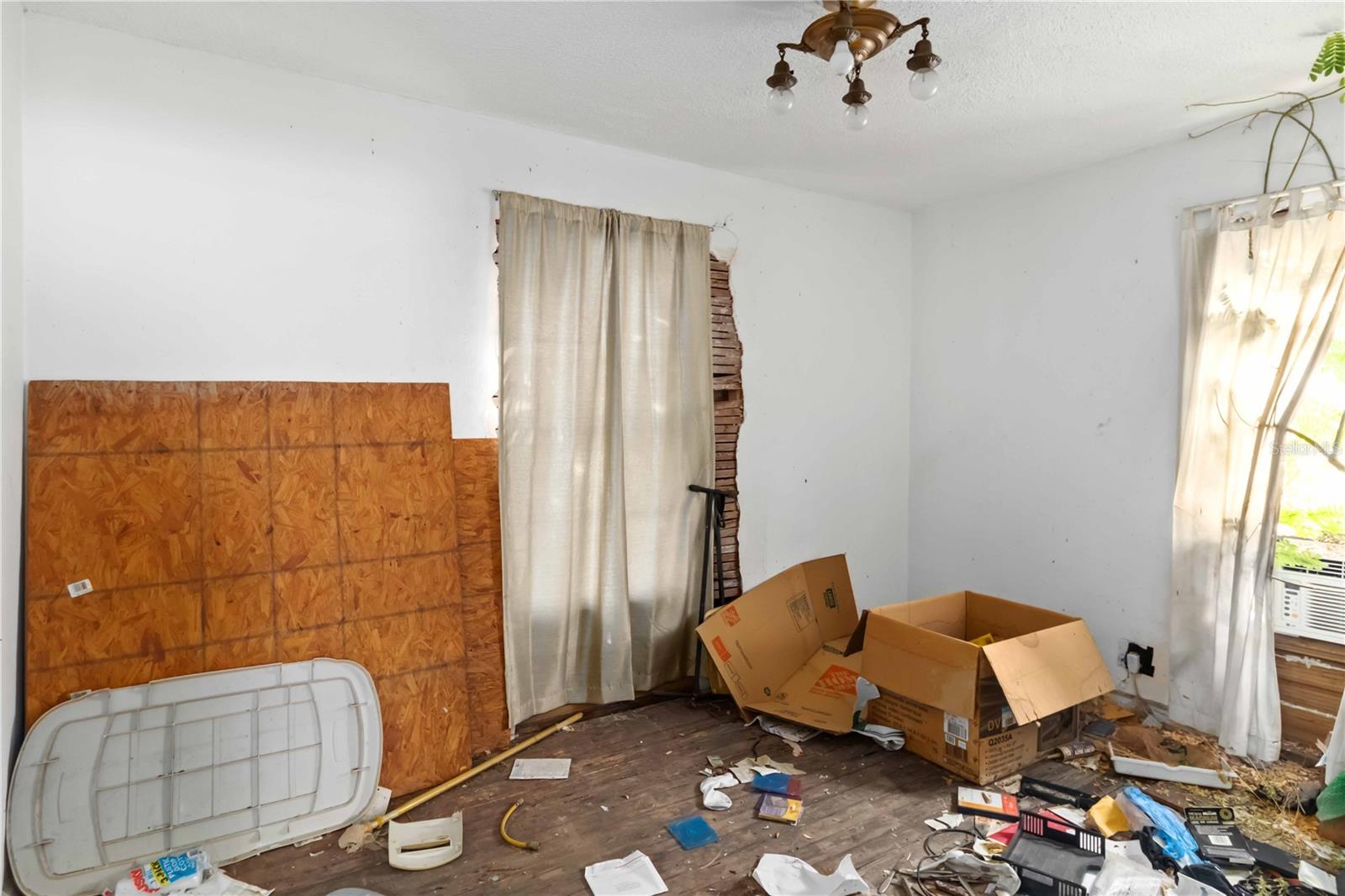 EDGEWATER PARK - Residential