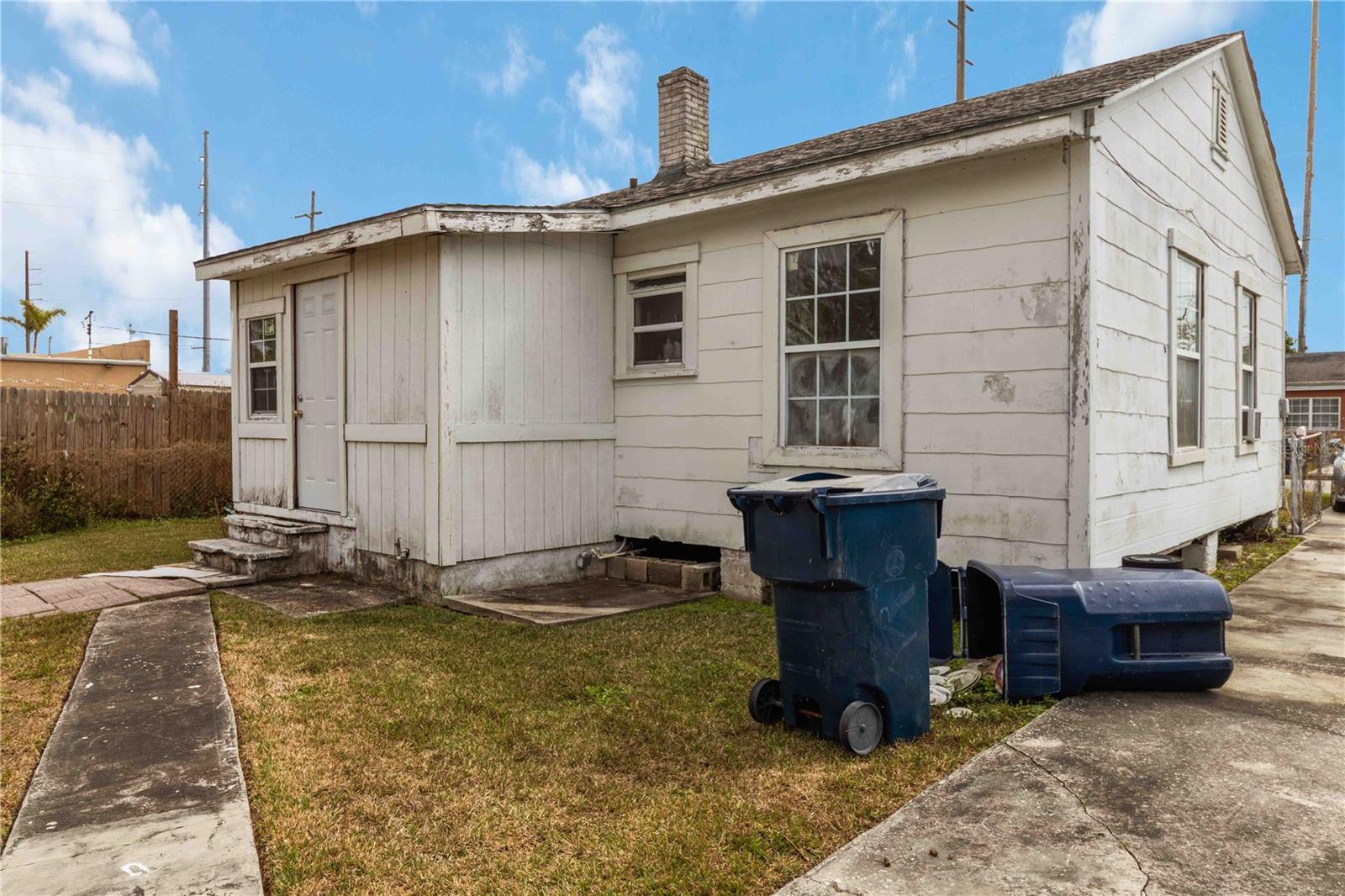 EDGEWATER PARK - Residential