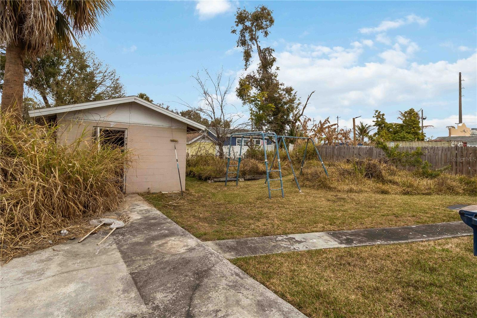 EDGEWATER PARK - Residential