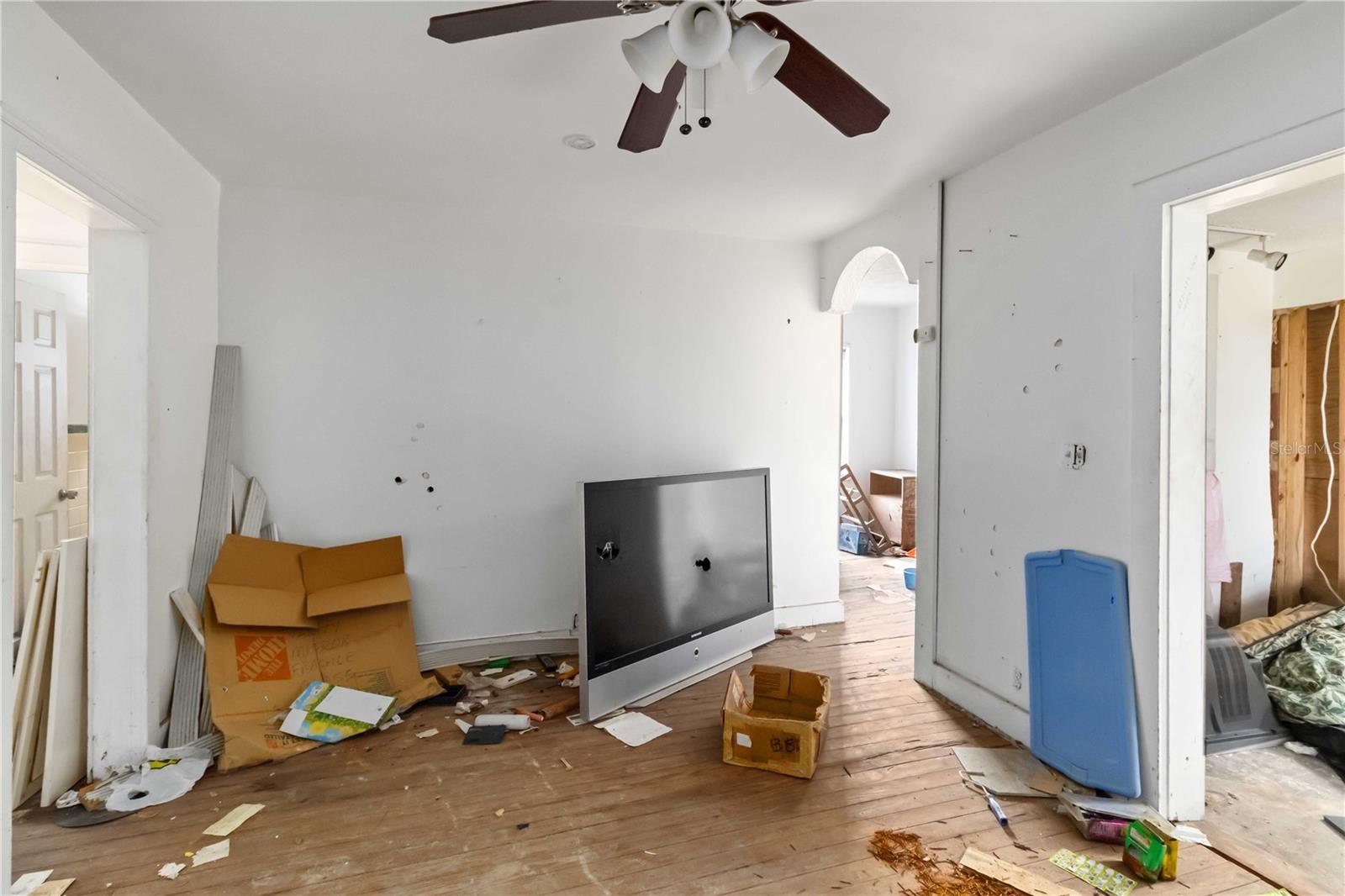 EDGEWATER PARK - Residential