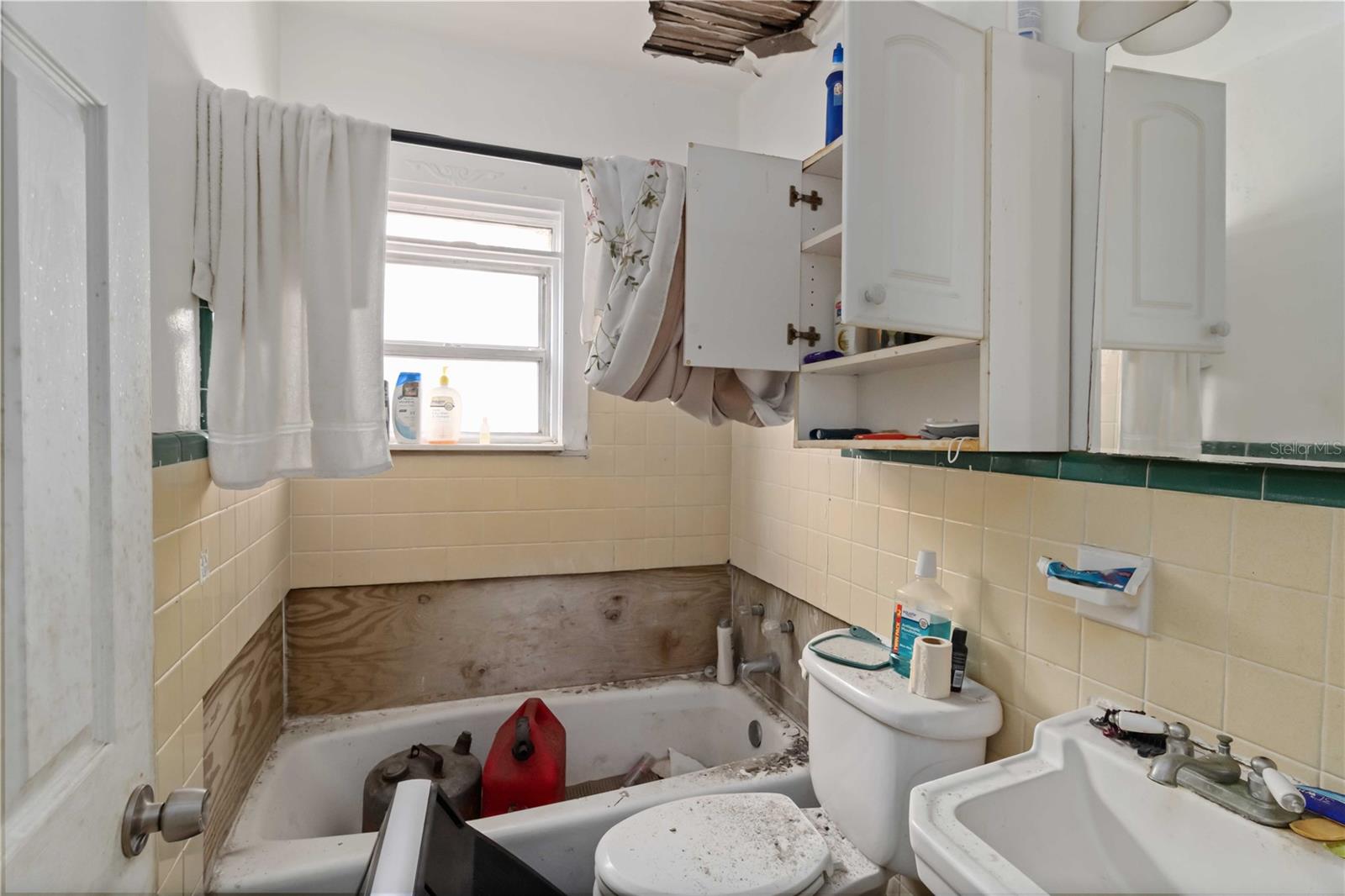 EDGEWATER PARK - Residential