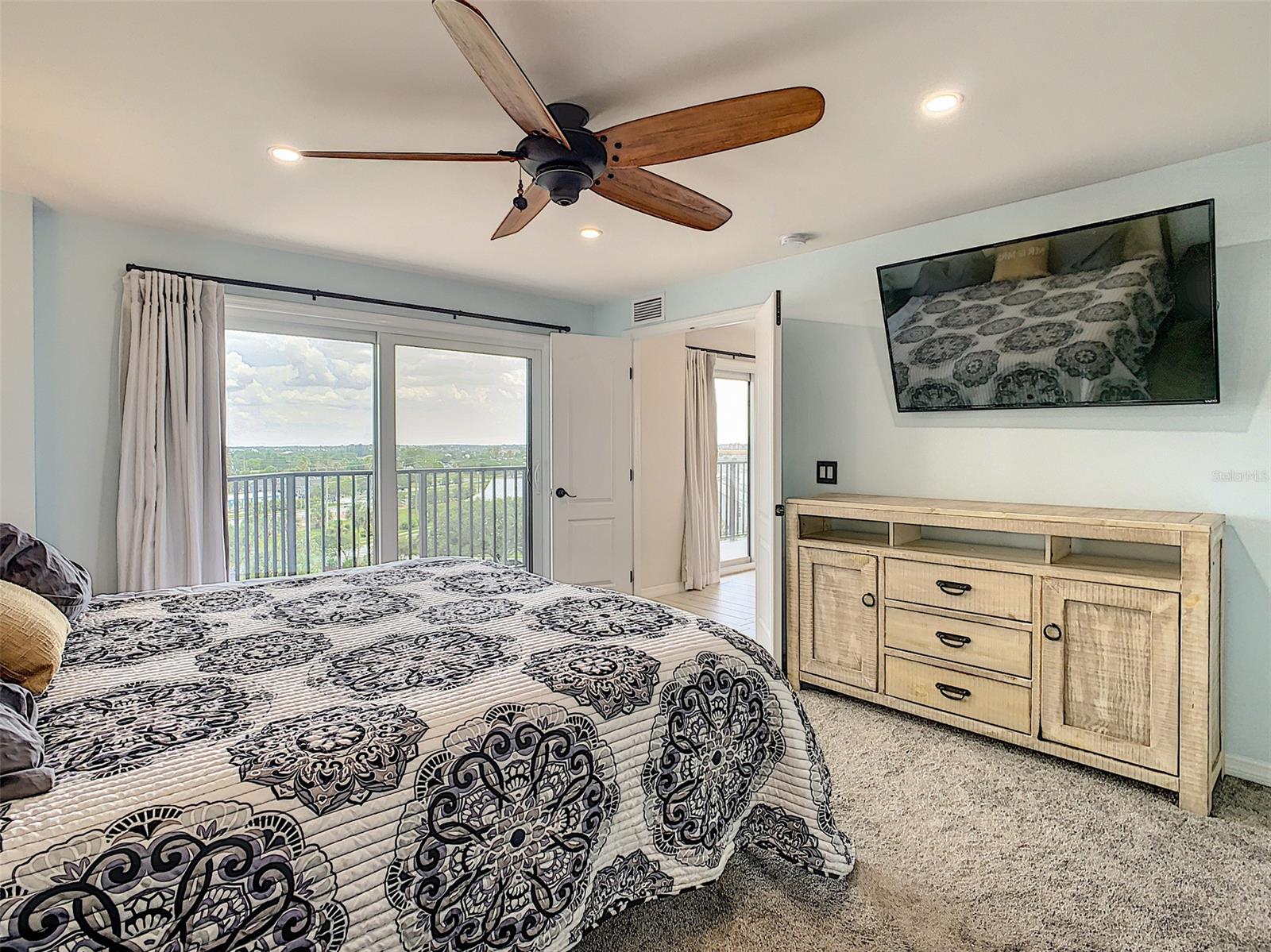 Diamond Head Point Condo - Residential