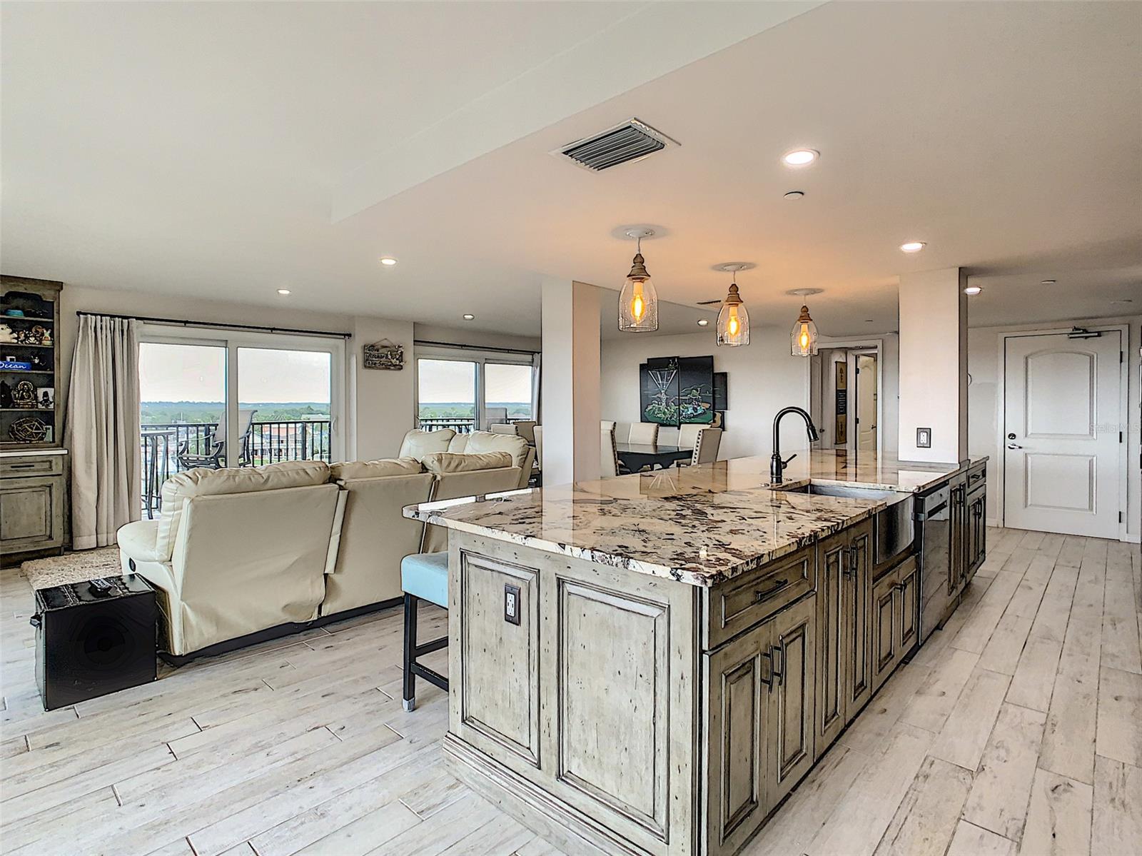 Diamond Head Point Condo - Residential