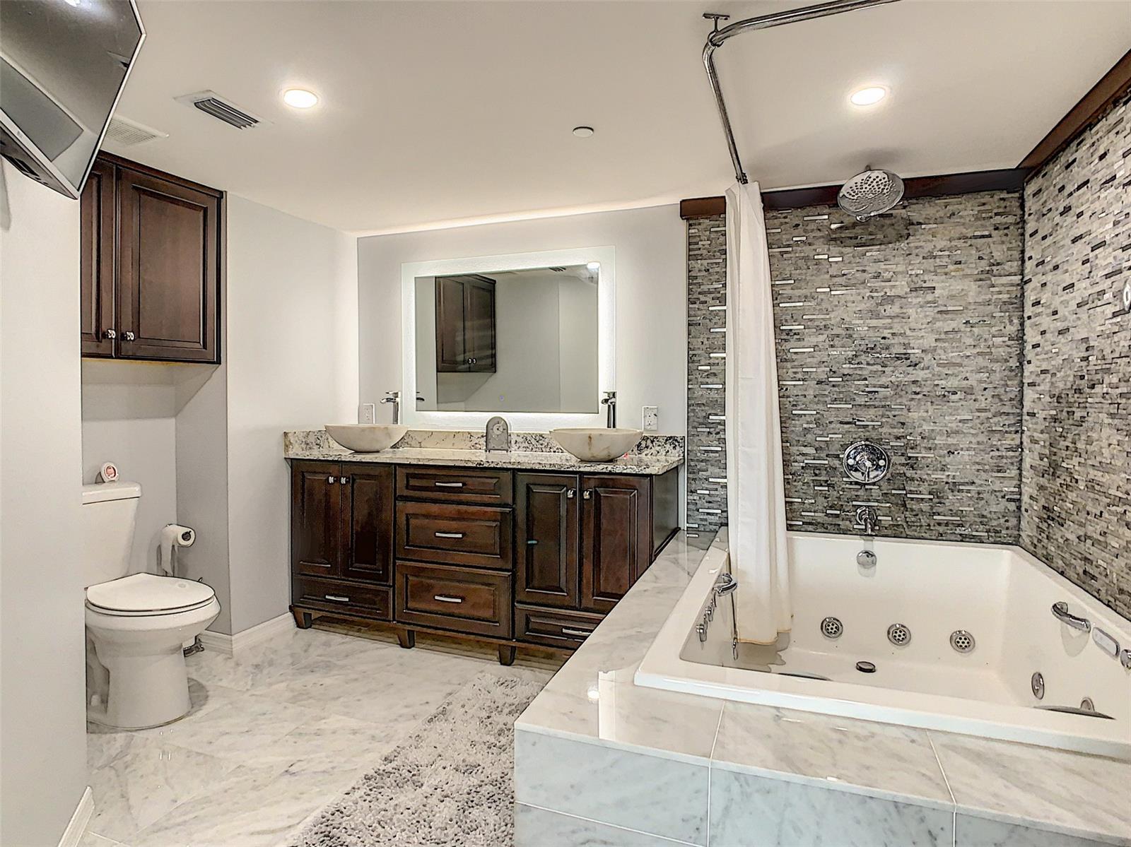 Diamond Head Point Condo - Residential