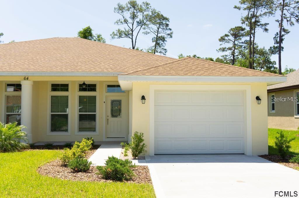 This duplex is in fantastic condition and is ready for move-in! Enjoy coming home to this cozy 2-bedroom with updated appliances and a modern look.