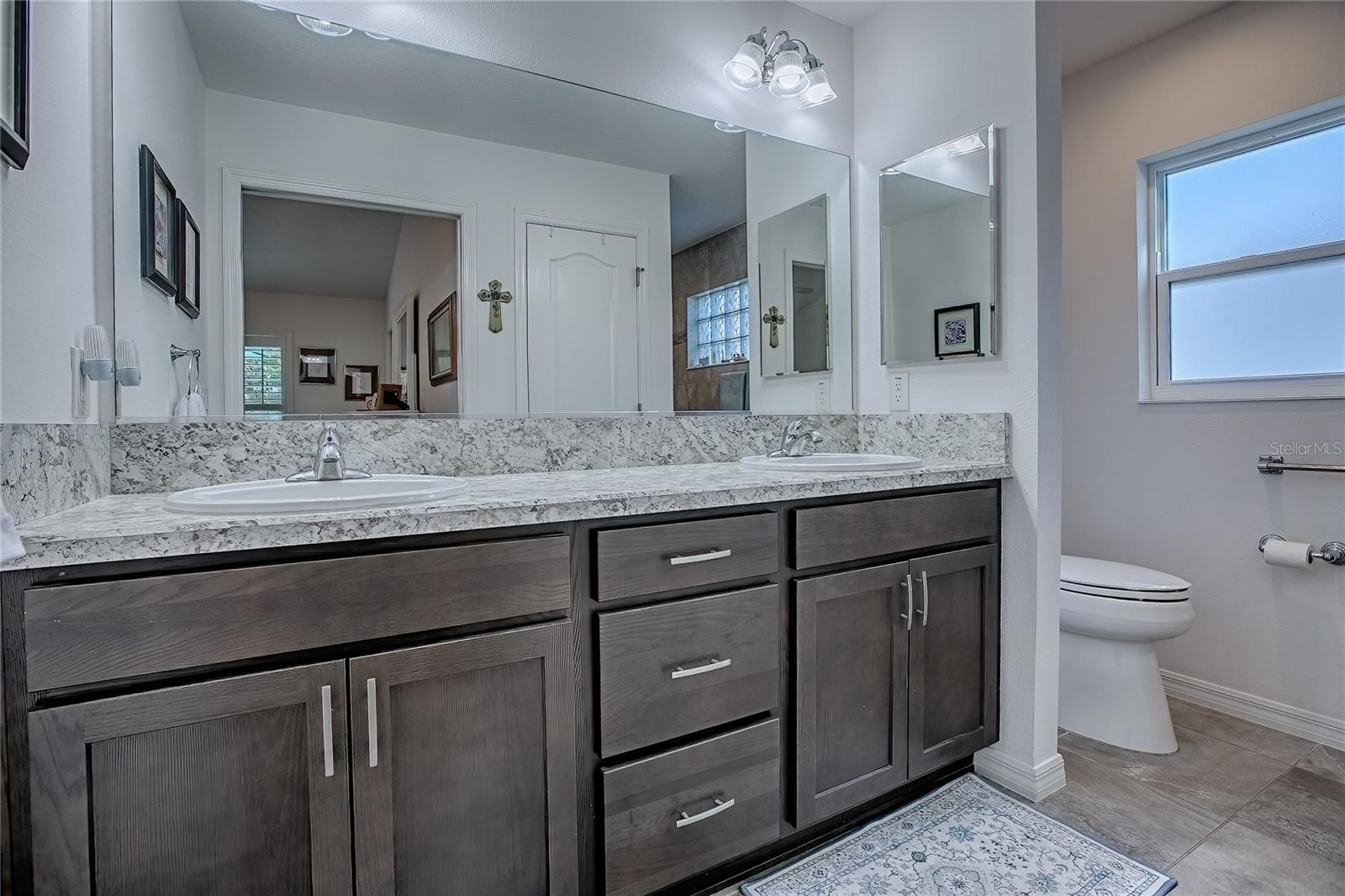 OXFORD OAKS PH 2 UN #833 - Residential