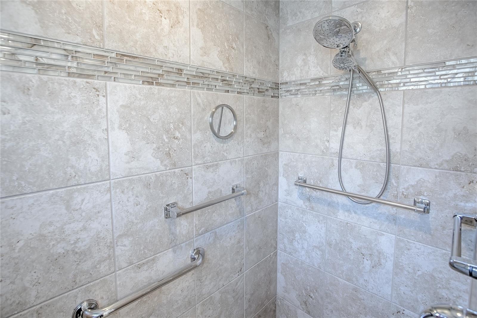 OXFORD OAKS PH 2 UN #833 - Residential