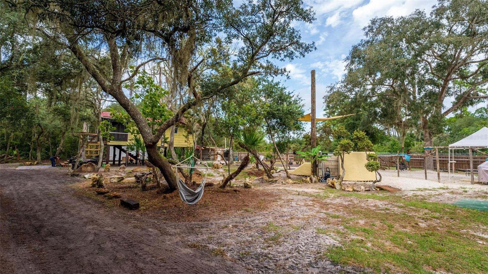 FRST LAKE CAMPSITES - Residential