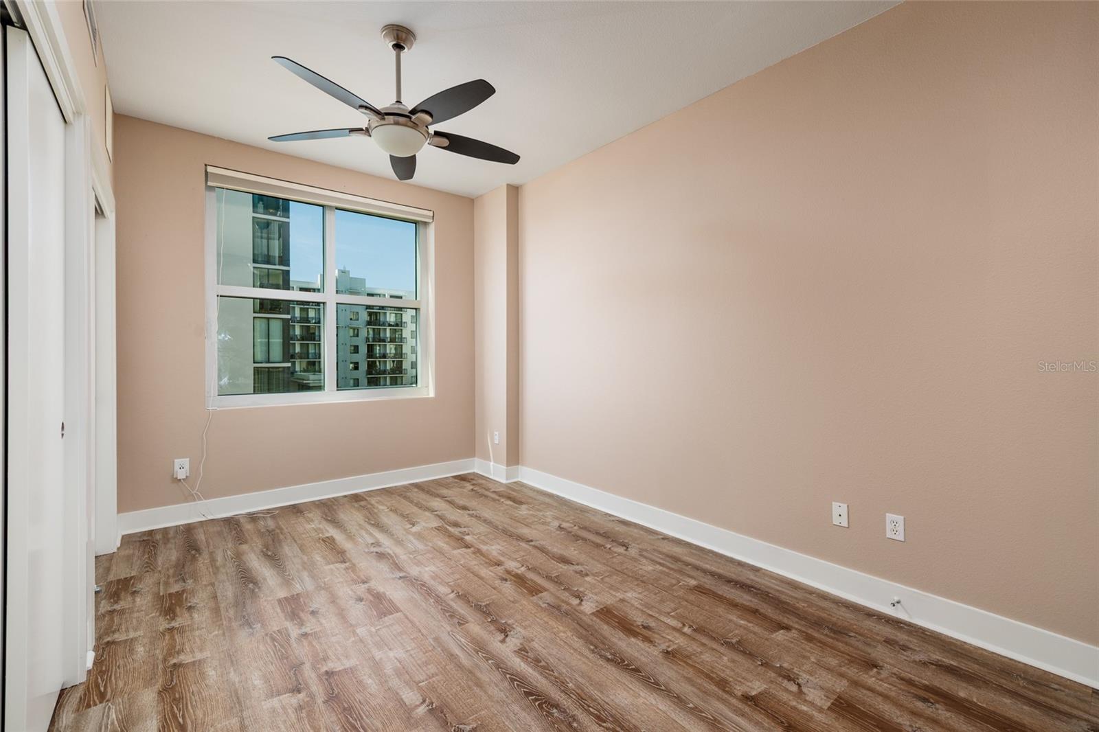 GRAND CENTRAL AT KENNEDY RESID - Residential