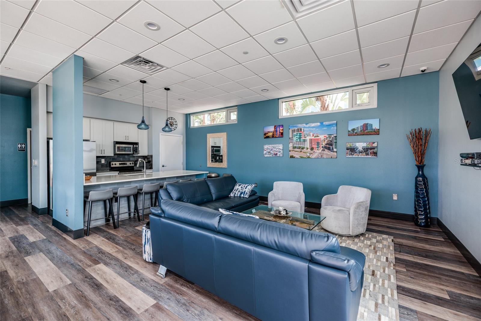 GRAND CENTRAL AT KENNEDY RESID - Residential