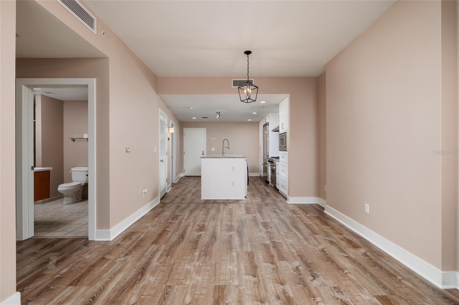 GRAND CENTRAL AT KENNEDY RESID - Residential