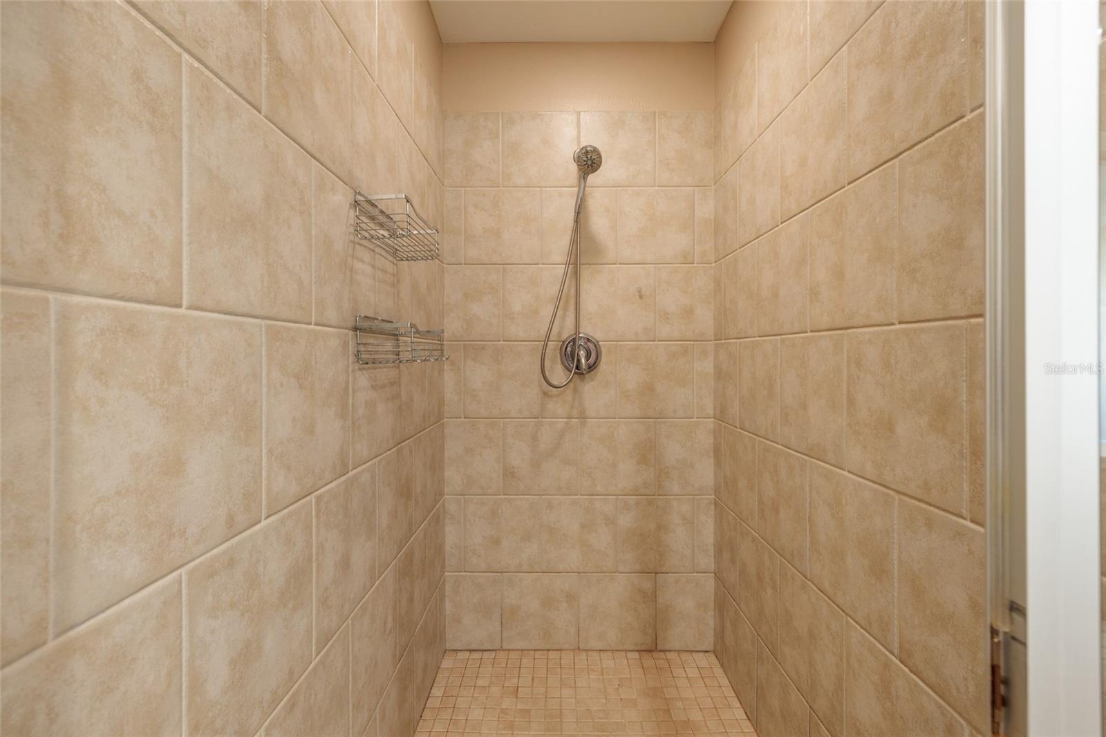 GRAND CENTRAL AT KENNEDY RESID - Residential