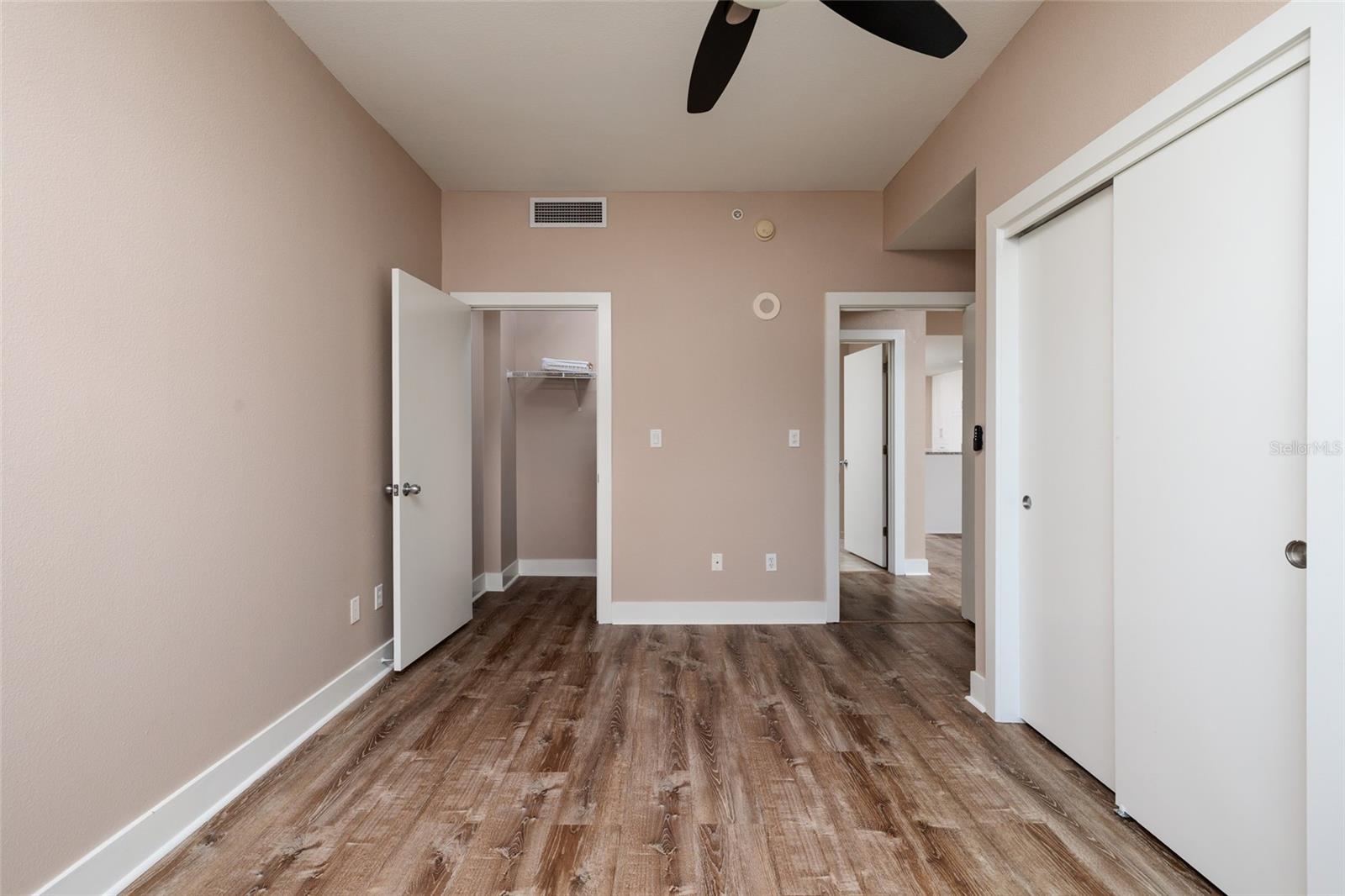 GRAND CENTRAL AT KENNEDY RESID - Residential