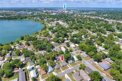 A home in LAKELAND