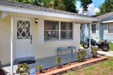 A home in LAKELAND