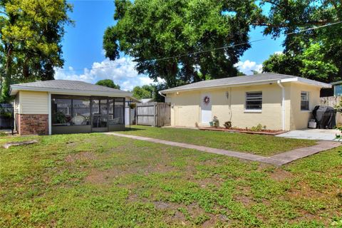 A home in LAKELAND