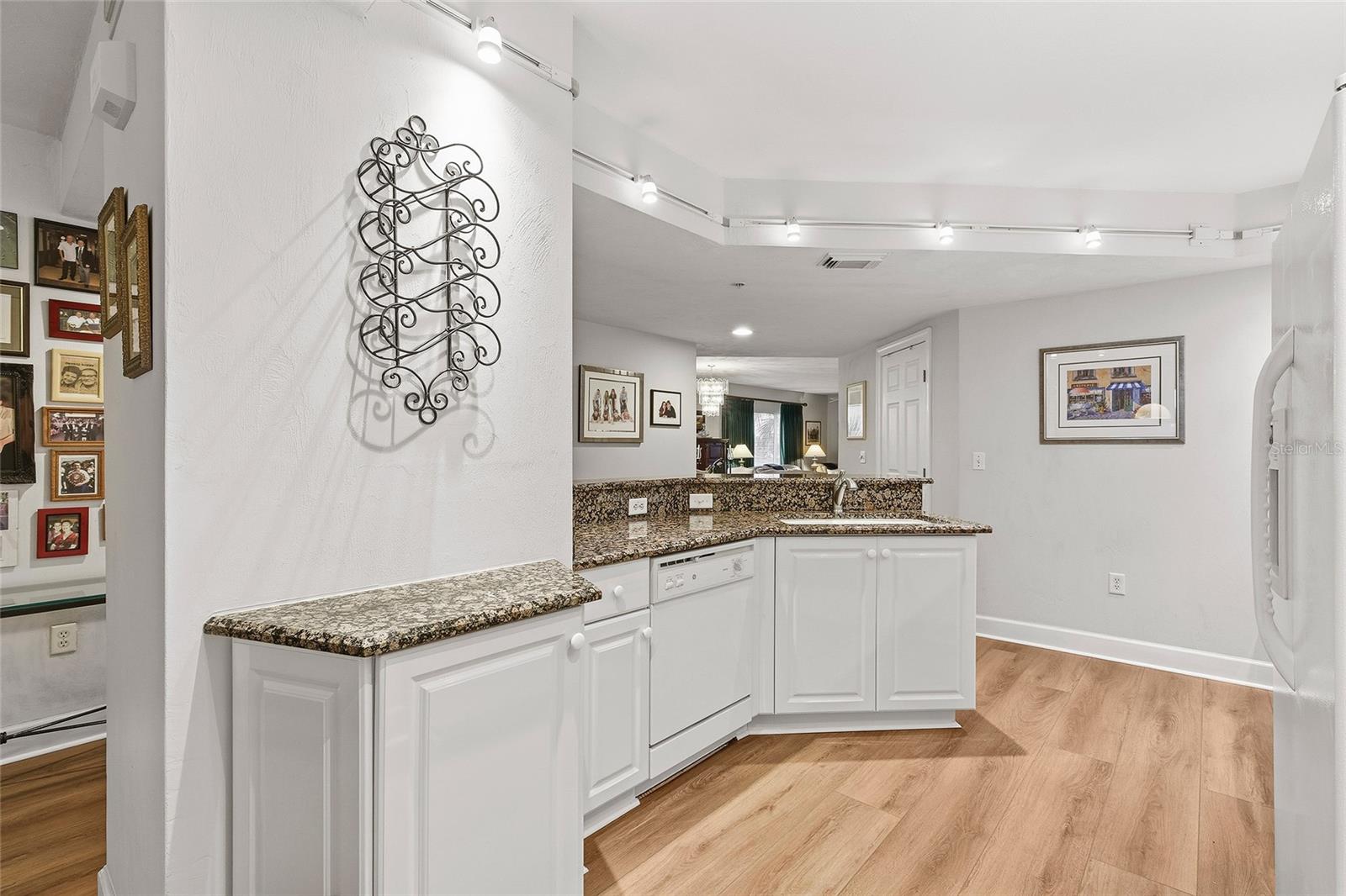 426 BOUCHELLE DRIVE 301