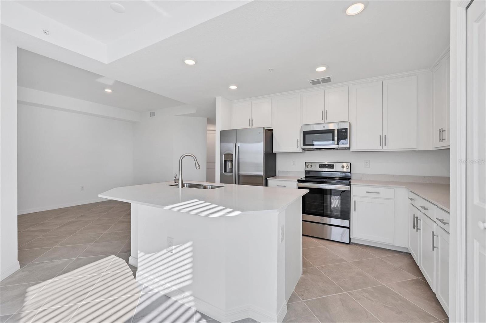 WELLEN PARK GOLF AND COUNTRY CLUB - Residential