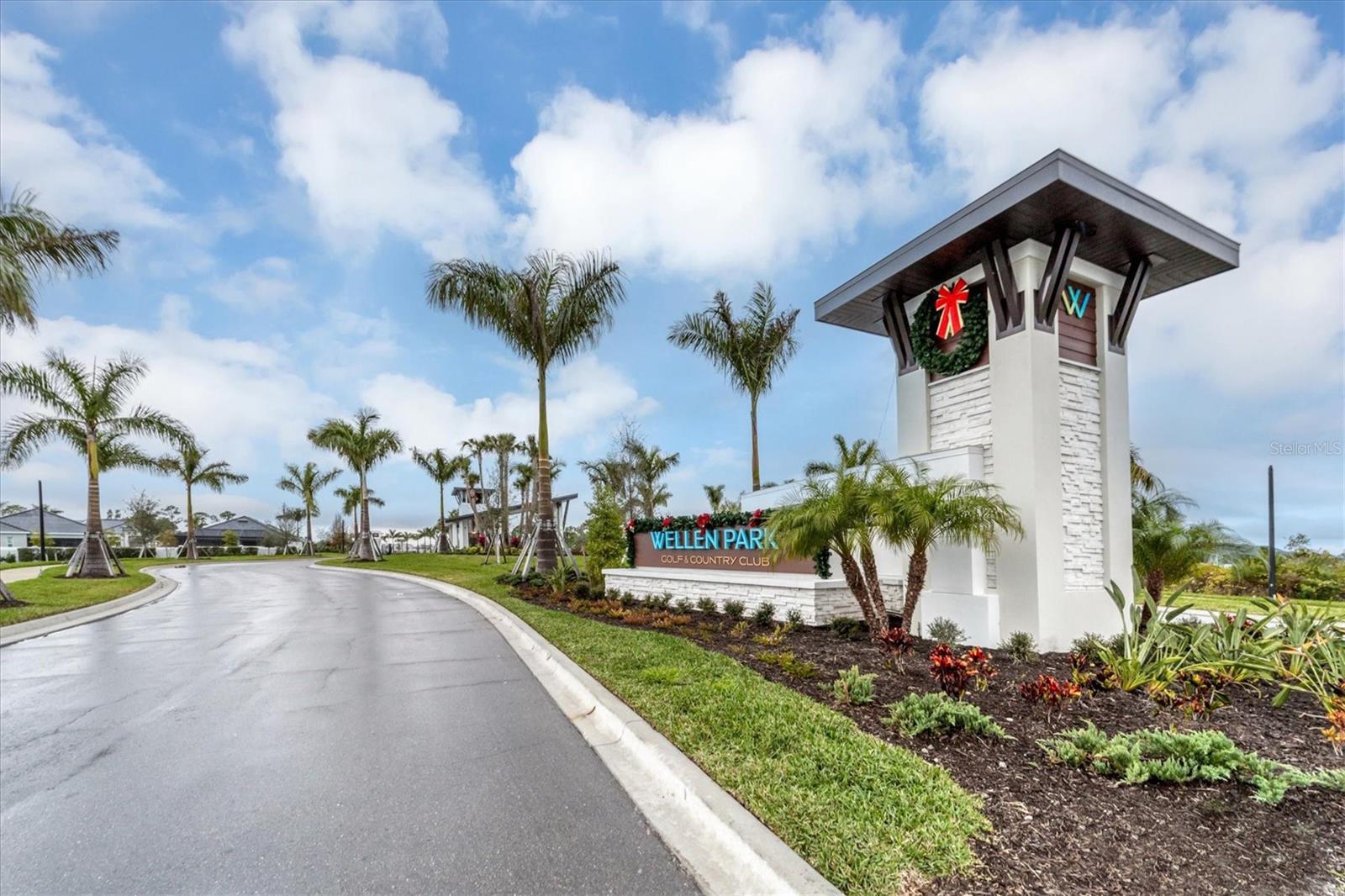 WELLEN PARK GOLF AND COUNTRY CLUB - Residential