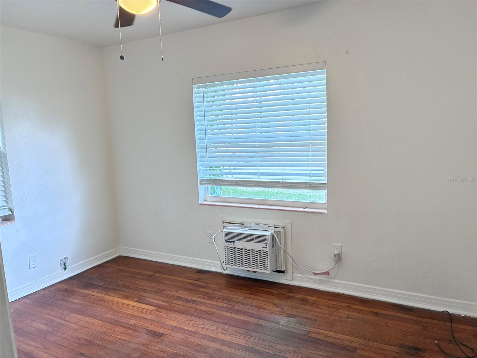 COLLEGE PARK - Residential Lease