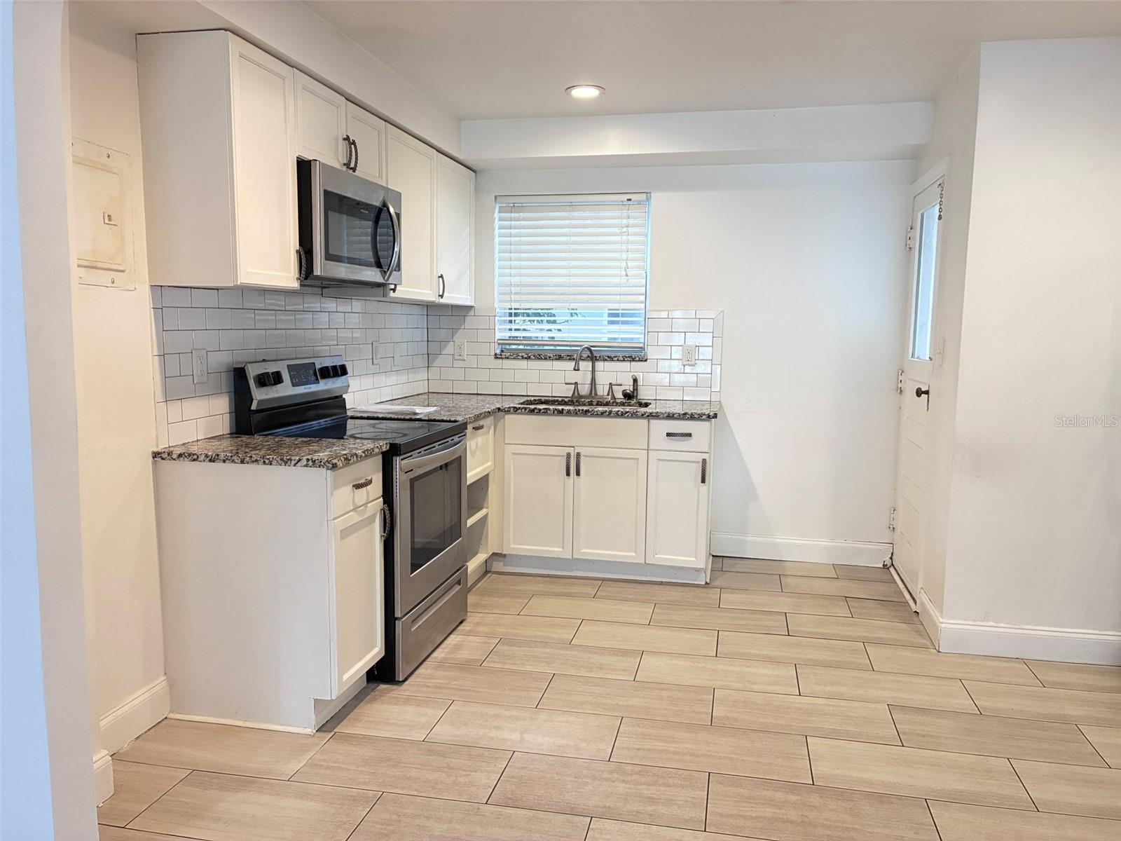 COLLEGE PARK - Residential Lease