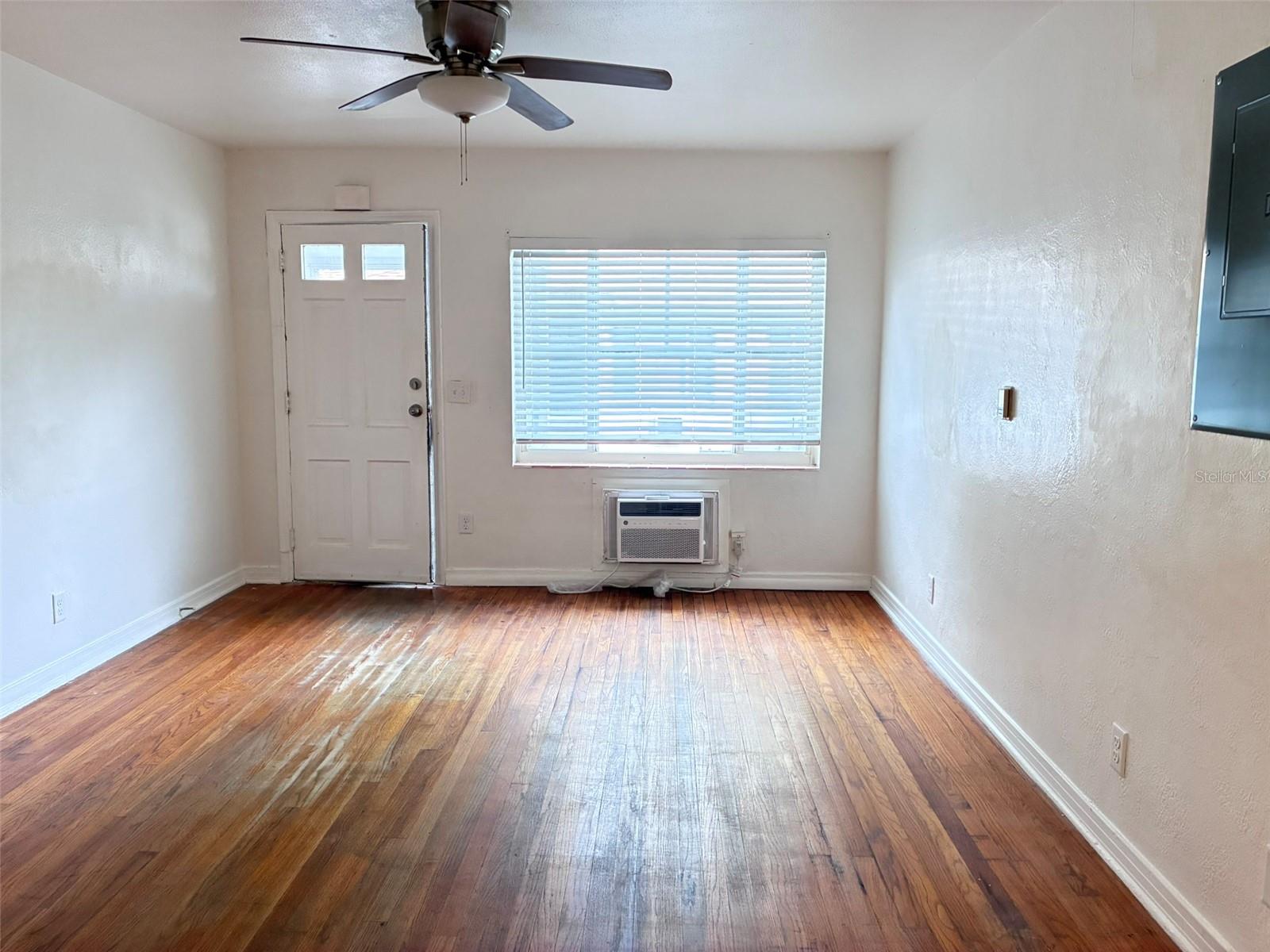 COLLEGE PARK - Residential Lease