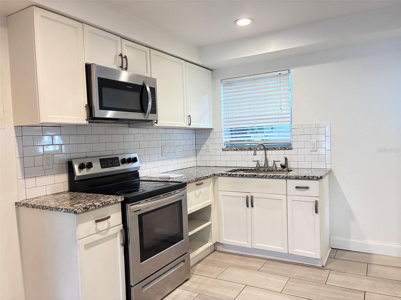 COLLEGE PARK - Residential Lease