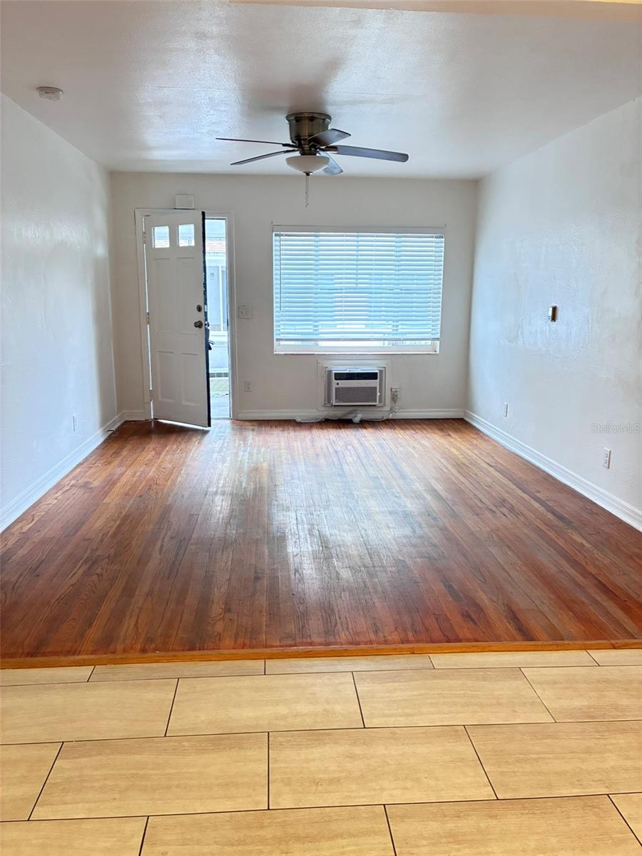 COLLEGE PARK - Residential Lease