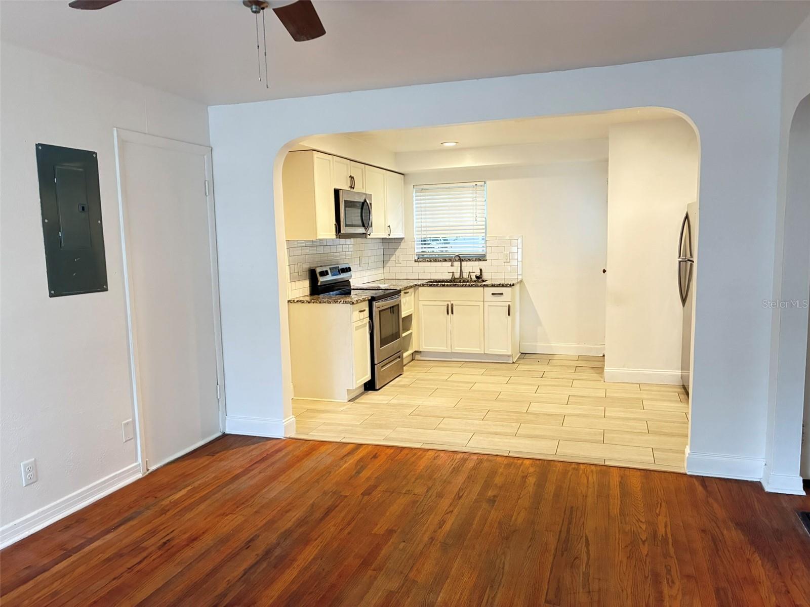 COLLEGE PARK - Residential Lease