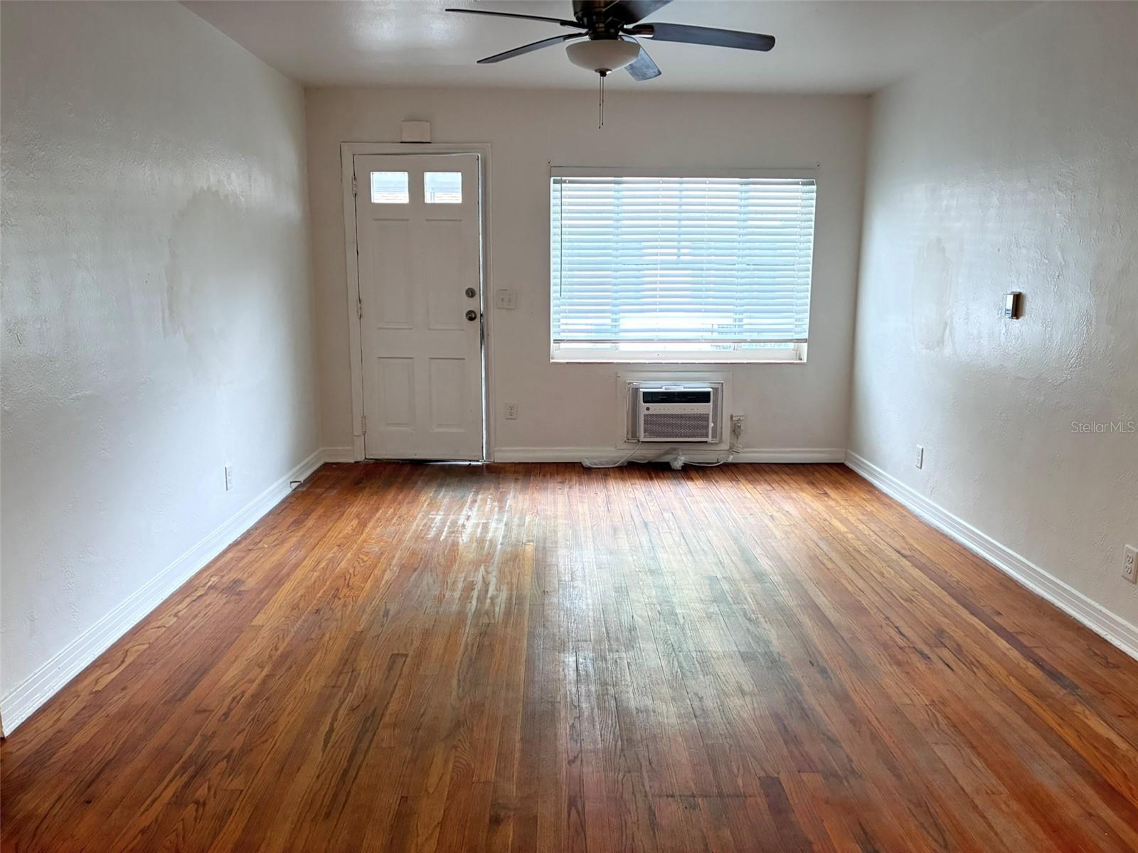 COLLEGE PARK - Residential Lease