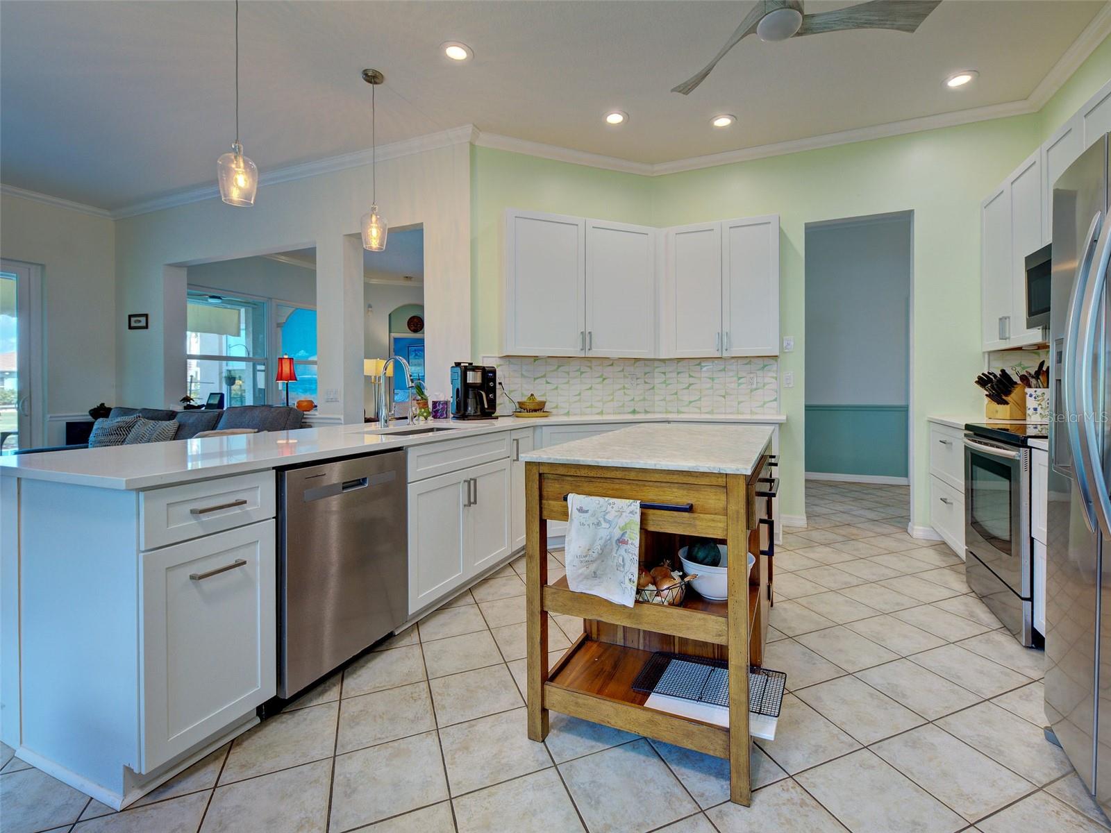 WOODMERE LAKES - Residential